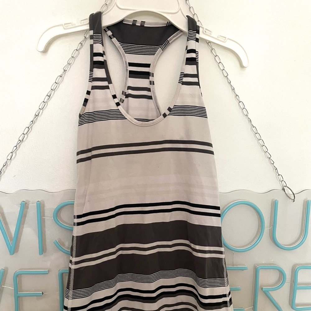 Lululemon tank top